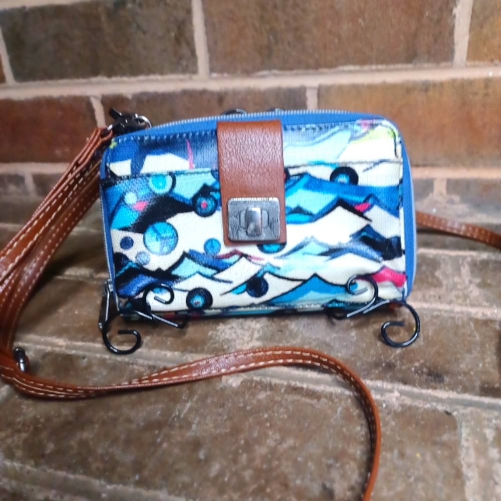 Sakroots Wristlet Crossbody GUC✌️☮️